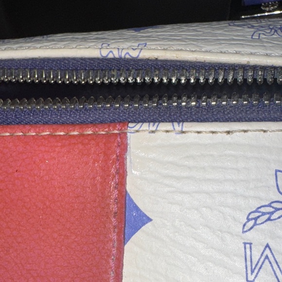 MCM Visetos Princess Lion Boston Bag Multi Color - Picture 12 of 13